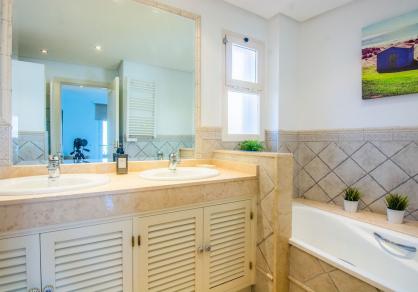 Apartment - Middle Floor, La Mairena Costa del Sol Málaga R4286878 38