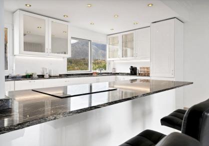 First line beach Penthouse, golden mile, MARBELLA R4747999 40