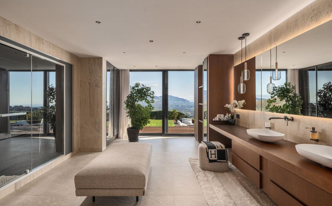 Modern Villa great sea views, La Mairena, Marbella  R5002135 13