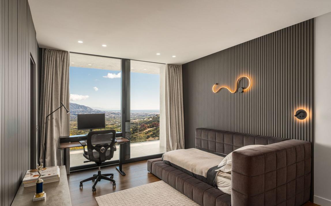 Modern Villa great sea views, La Mairena, Marbella  R5002135 24