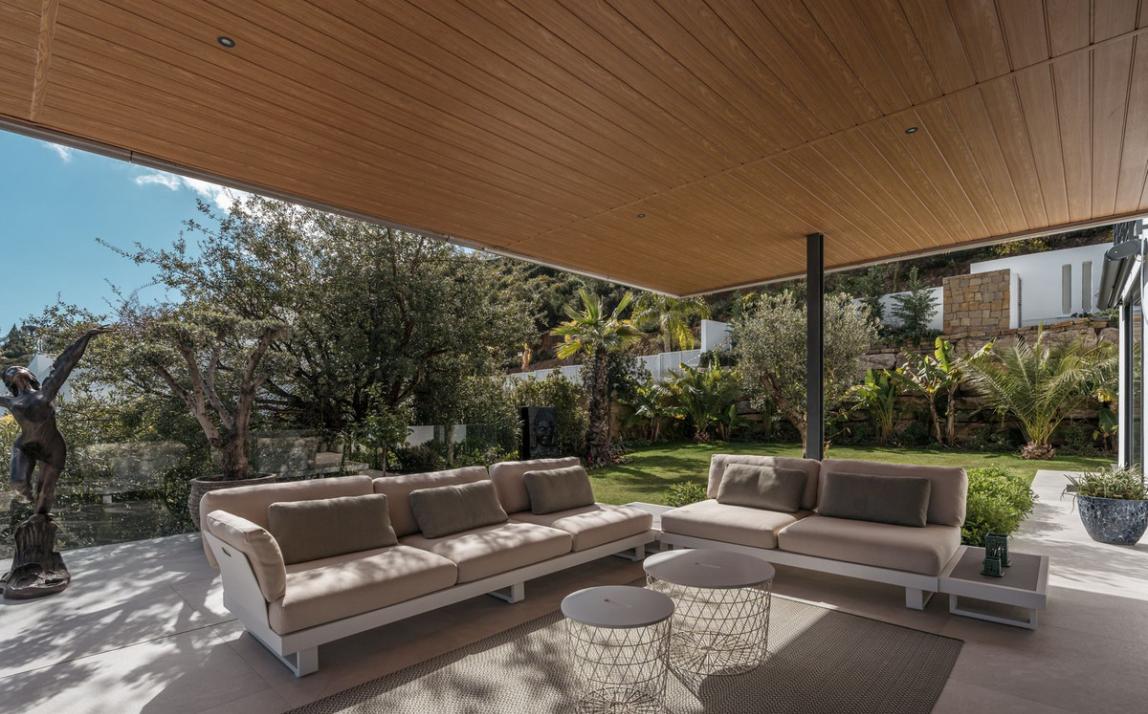 Modern Villa great sea views, La Mairena, Marbella  R5002135 34