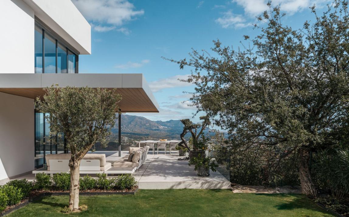 Modern Villa great sea views, La Mairena, Marbella  R5002135 35