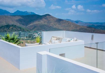 South facing villa for sale with amazing sea views, La Mairena, int he hills above Marbella, R4688530 75