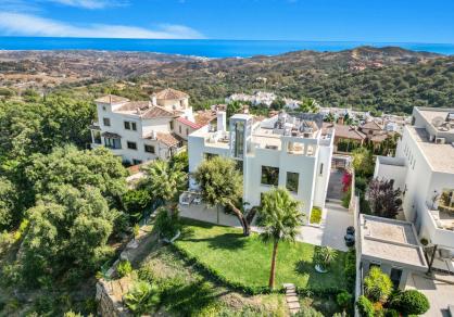 South facing villa for sale with amazing sea views, La Mairena, int he hills above Marbella, R4688530 79