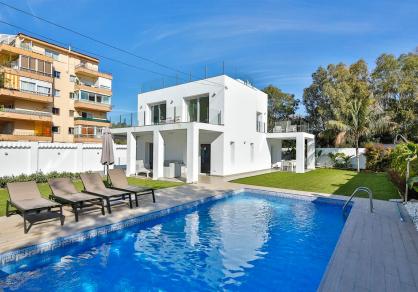 Modern villa for sale The Golden Mile Marbella R3166873 92
